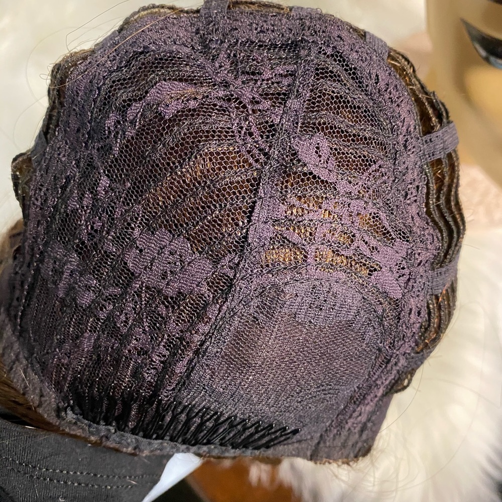 Wig - Picture 4 of 5
